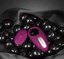 Load image into Gallery viewer, Svakom Winni Vibrating Penis Ring with Remote Control